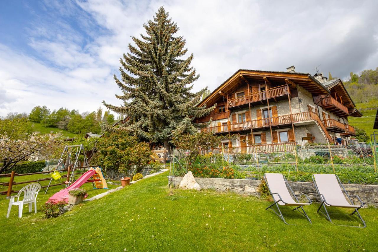 Le Vieux Noyer - Appartamenti Al Verde Villaggio Di Rumiod Saint-Pierre Exterior foto