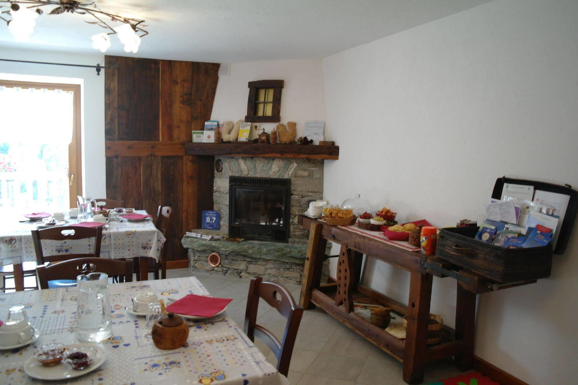 Le Vieux Noyer - Appartamenti Al Verde Villaggio Di Rumiod Saint-Pierre Exterior foto